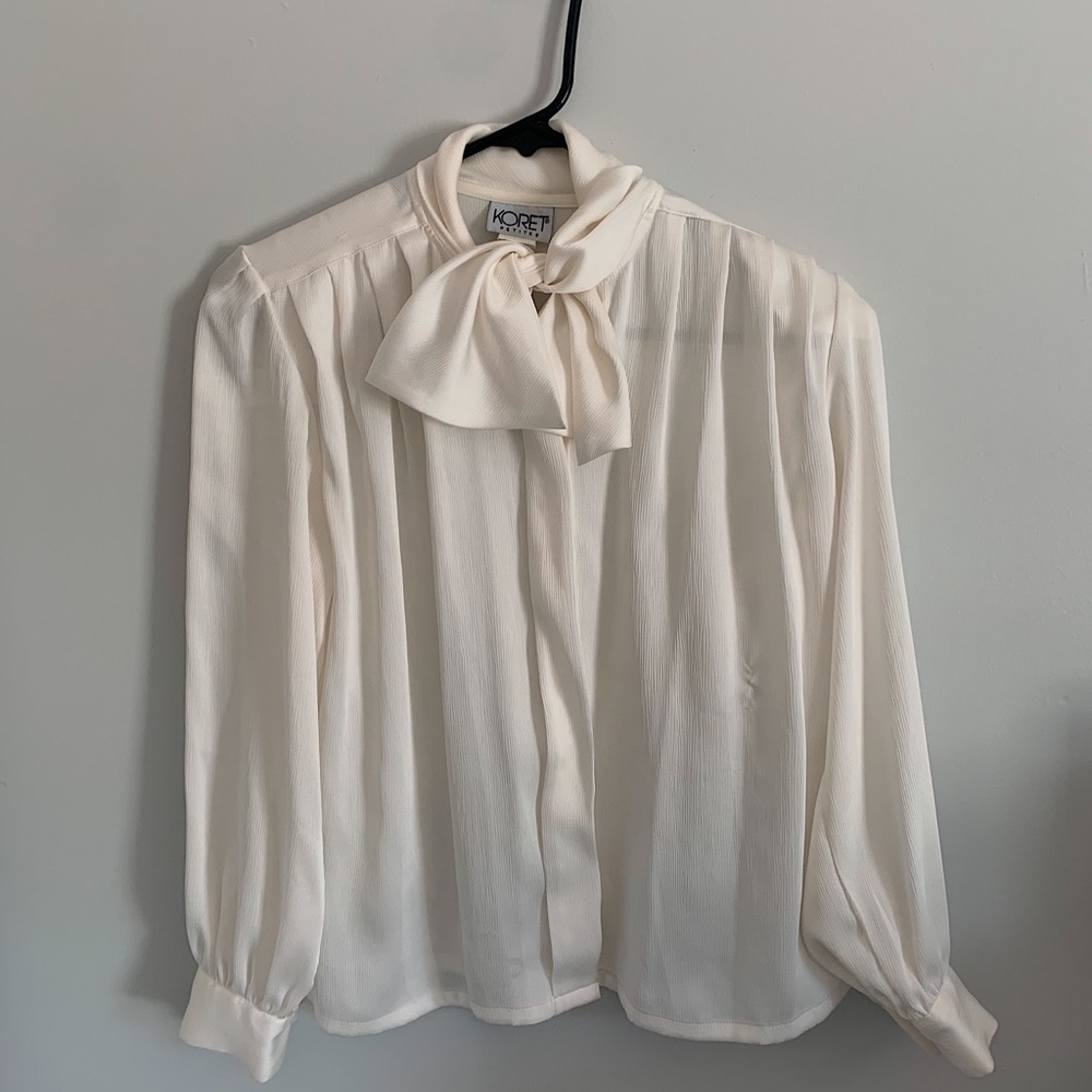 White button down blouse - Picture 2 of 4